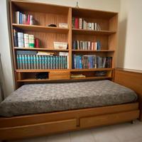 Libreria/letto/porta cuscini