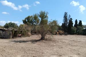 Terreno edificabile e,in adiacenza, terreno agrico