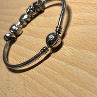 bracciale pandora rigido con 5 charm