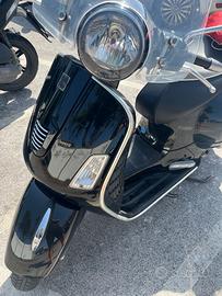 Vespa 300 gts