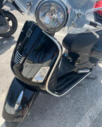 Vespa 300 gts