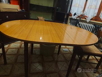 tavolo rotondo che diventa ovale