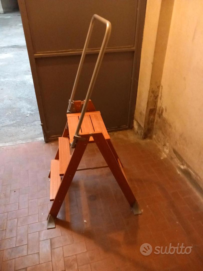 Scaletta pieghevole Foppapedretti 3 gradini in legno usata