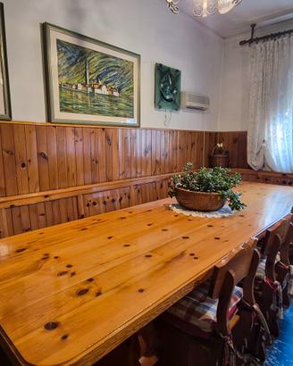 Arredamento completo per taverna in legno massicc