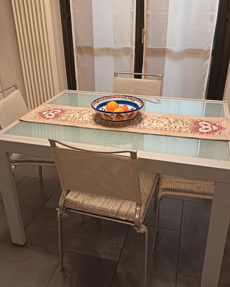 Tavolo da pranzo in vetro con 4 sedie 