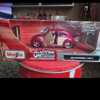 Modellino 1/18 maggiolino custom shop Maisto