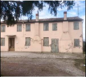 Rustico singolo da ristrutturare