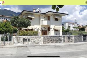 Bifamiliare al piano rialzato