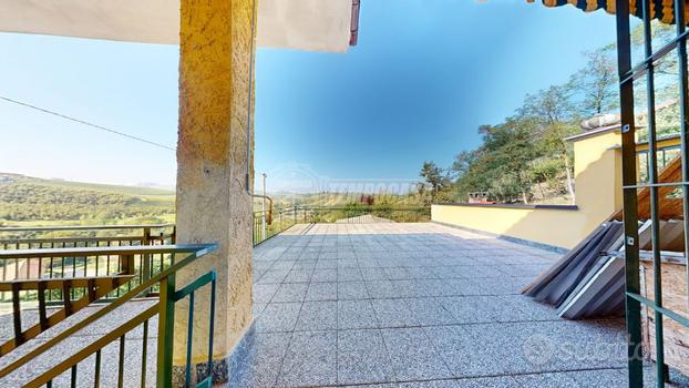 CASA SEMINDIPENDENTE CON TERRAZZA PANORAMICA -TREI