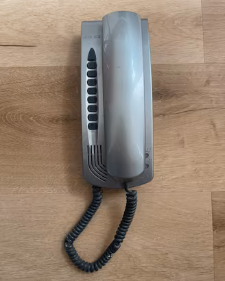 Citofono funzionante grigio