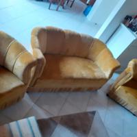 Salotto vintage, due poltrone e divano