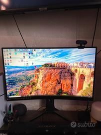 Monitor, mouse e tastiera da gaming