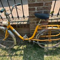 Bicicletta Graziella gialla da sistemare