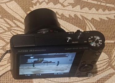 Sony RX100 - Compatta Premium con Ottica Zeiss