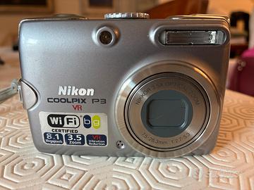 MACCHINA FOTOGRAFICA NIKON