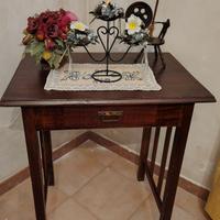 Tavolino in arte povera