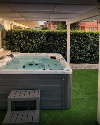 Mini piscina vasca idromassaggio da esterno