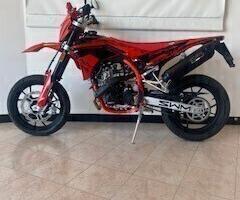 SWM SM 125R - CON SCARICO GPR MOTARD E5+ MY25 Ross