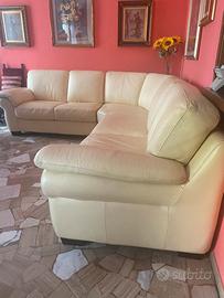 Maxi divano in pelle avorio