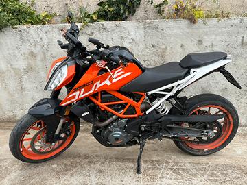 KTM DUKE 390