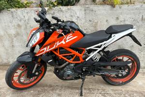 KTM DUKE 390