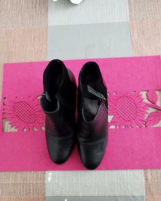 Stivaletti Donna in Pelle e Camoscio Neri – N. 37