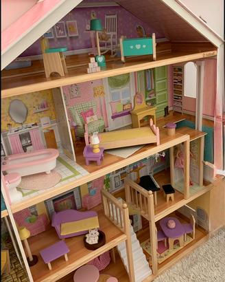 Casa bambole/Barbie in legno ( alta 1,36m x 1,33m)