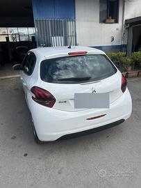 Peugeot 208 1.6 hdi (diesel)