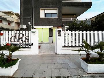 Marconia. Locale commerciale - artigianale - studi