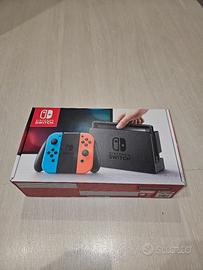 Nintendo Switch 1 con 1 gioco e porta Nintendo 