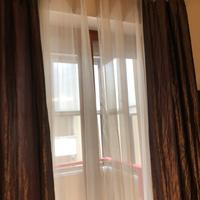 Tende doppie bianche e marrone