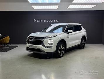 Mitsubishi Outlander 2.4 phev Intense con 8 Anni d