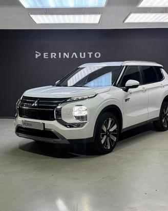 Mitsubishi Outlander 2.4 phev Intense con 8 Anni d