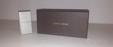 👉 Custodia originale Giorgio Armani Frames of Lif