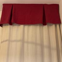 Bella tenda in cotone con copricassone rosso