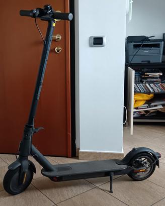 Monopattino elettrico.
