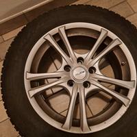 Cerchi in lega con gomme Kia Sportage