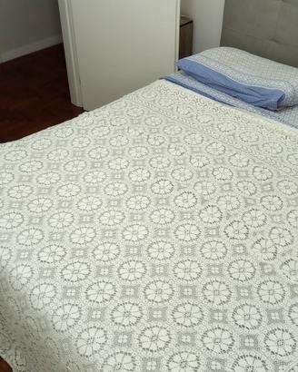 coperta matrimoniale all'uncinetto 