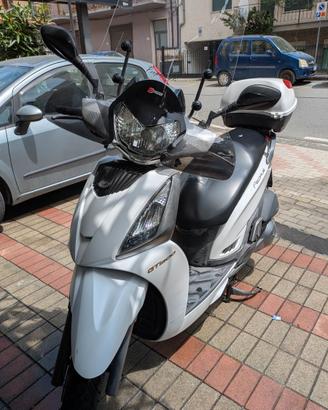 Kymco People 300 GTI