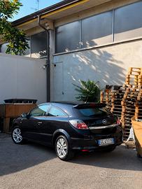 Opel astra gtc 1.8 cosmo