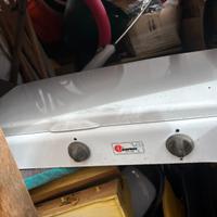 Cucina da esterno con bombola
