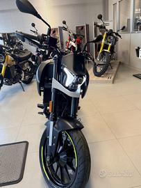 Benelli BKX 300 S