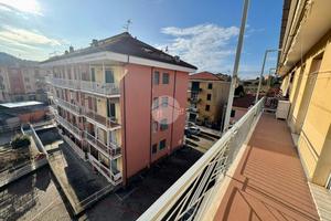 4 LOCALI A SESTRI LEVANTE