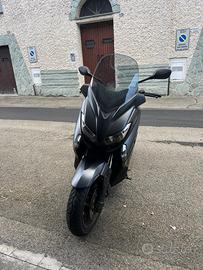 Yamaha Xmax 400