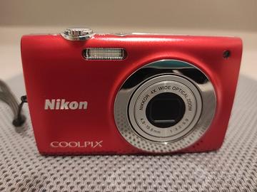 NIKON COOLPIX S2500 colore rosso metallizzato 