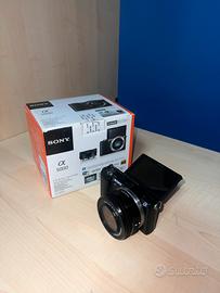 Sony alpha 5000 con obbiettivo 16-50 mm