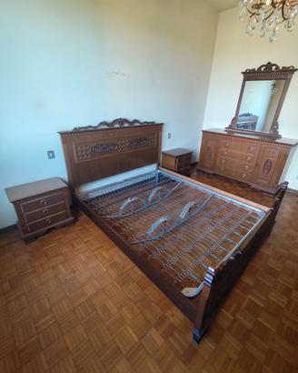 Letto matrimoniale comprensivo di rete 2 comodini 