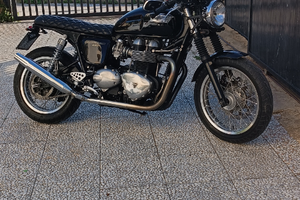 Triumph thruxton 900