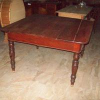 Tavolo quadrato metà 800