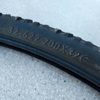 Copertone gravel/ cicloturismo 700x32 Decathlon 